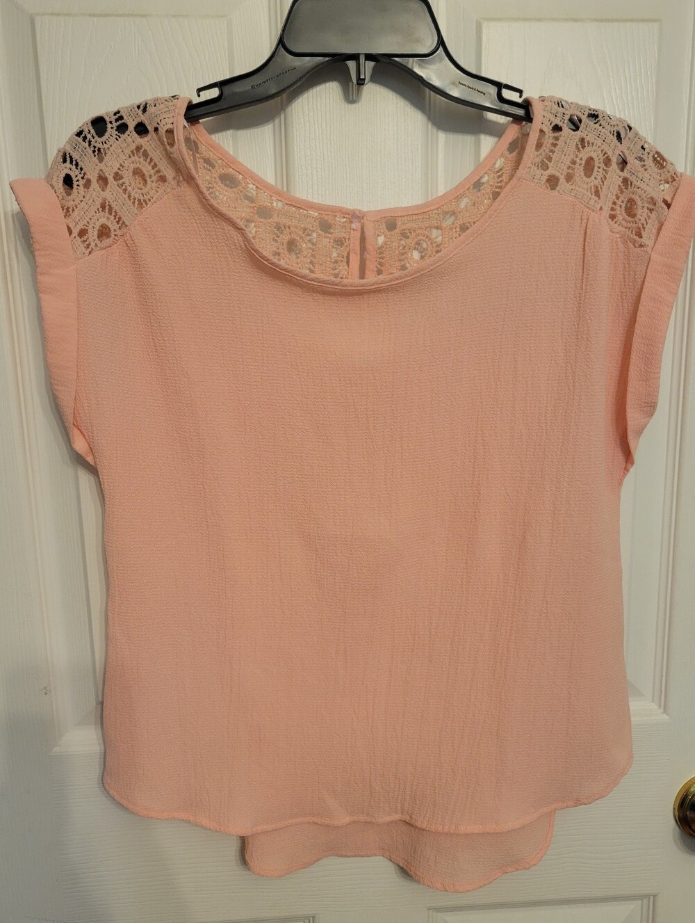 Women’s Lace Accent Cap Sleeve Top - Blush Peach